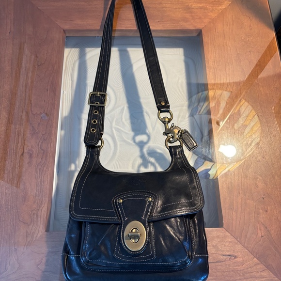 Vintage Coach Legacy Hippie Shoulder Bag Style 10325 – Black Leather with Brass - Picture 8 of 17